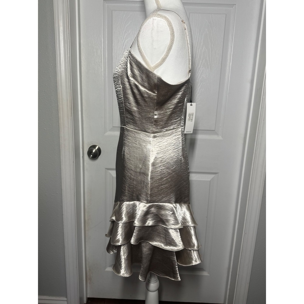 BB Dakota Metallic Ruffle Hem Cocktail Dress 6 Silver NWT BI408078 Tiered Mini - Picture 4 of 8